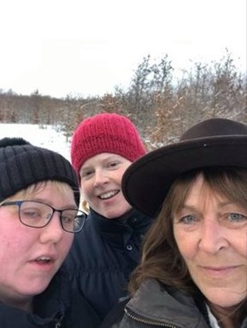 Line, Nanna og Lisa i sneen